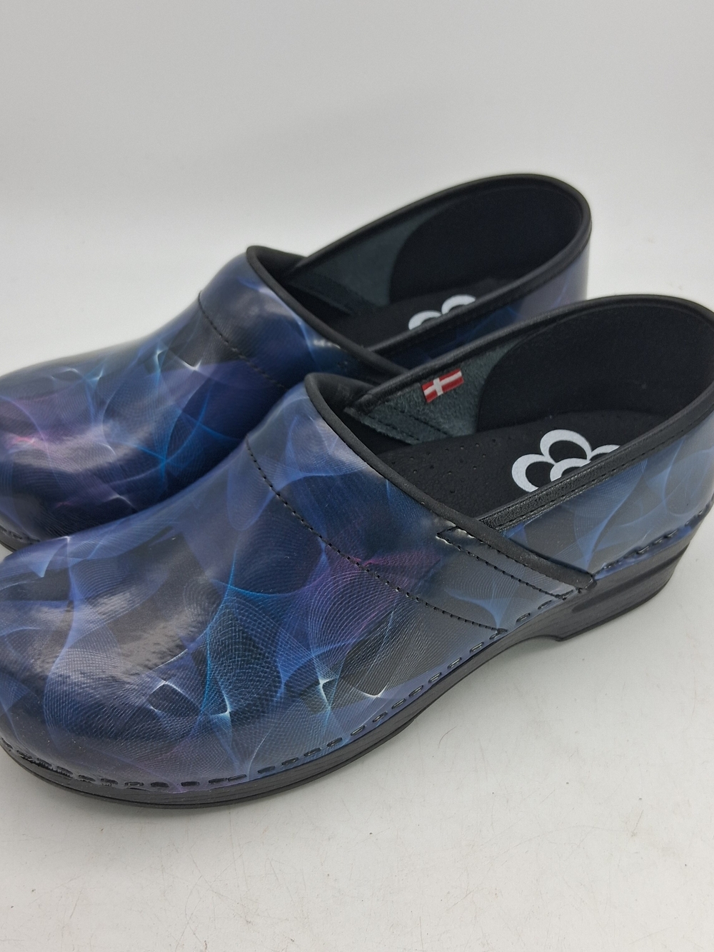 Sanita Women's Slip-On Clogs Abstract Blue Size 40 EU 9 US Nurse Work Shoes NEW